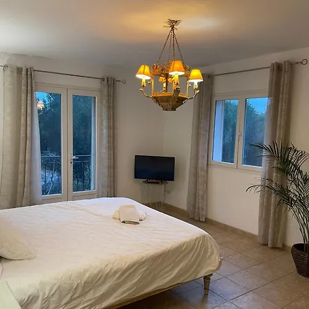 Villa Provencale 8 Personnes *